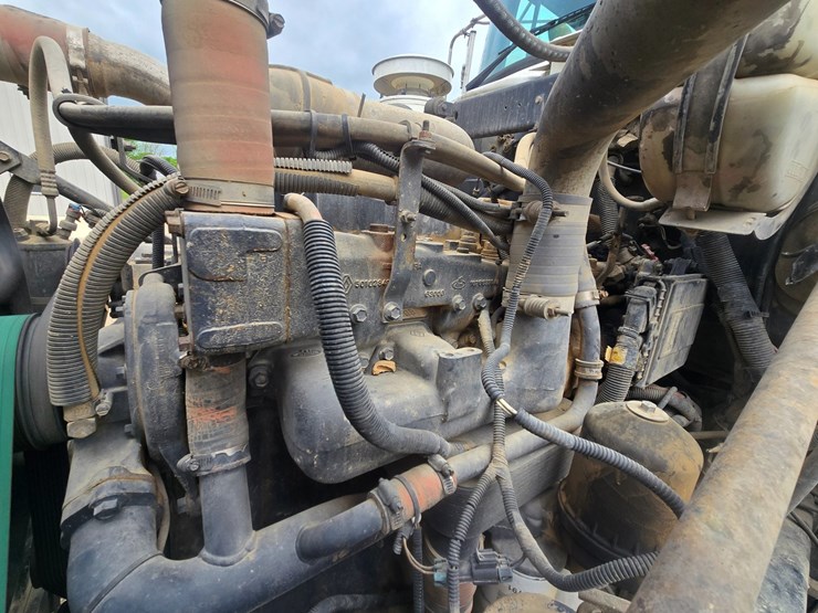 2001-mack-rd690s-image-59