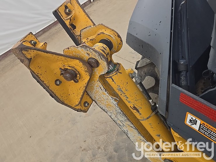 2021-deere-310sl-image-44