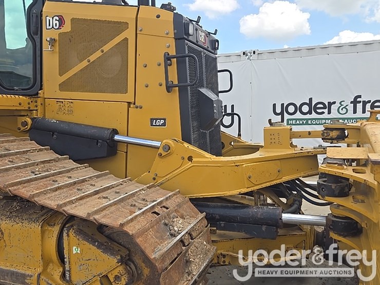 2019-caterpillar-d6-lgp-image-30