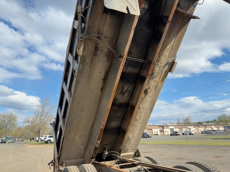 2000-mack-rd688s-image-21