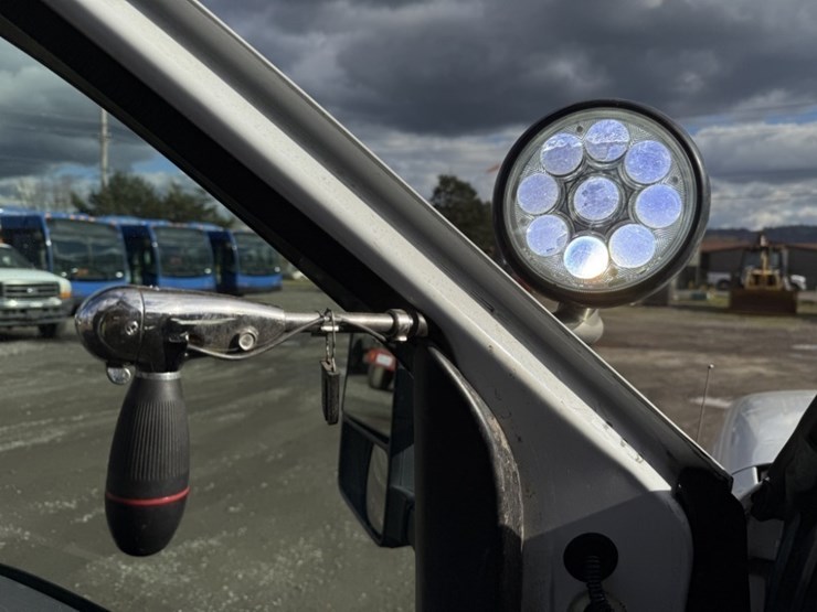 2016-ford-f550-sd-image-23