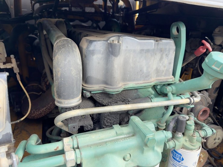 2003-volvo-a40d-image-26