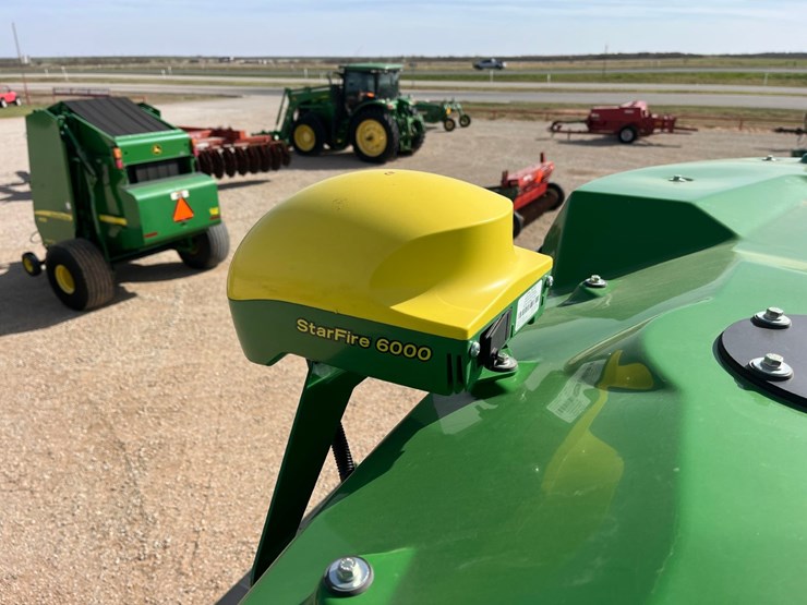 2023-john-deere-w235r-image-42