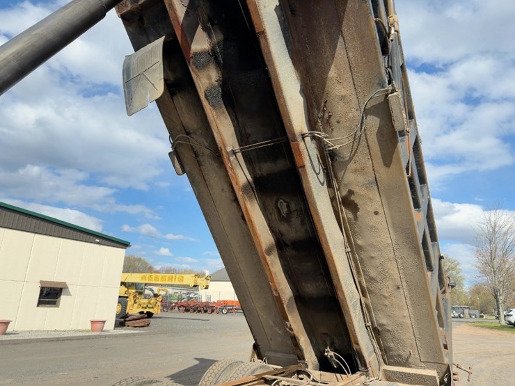 2000-mack-rd688s-image-15