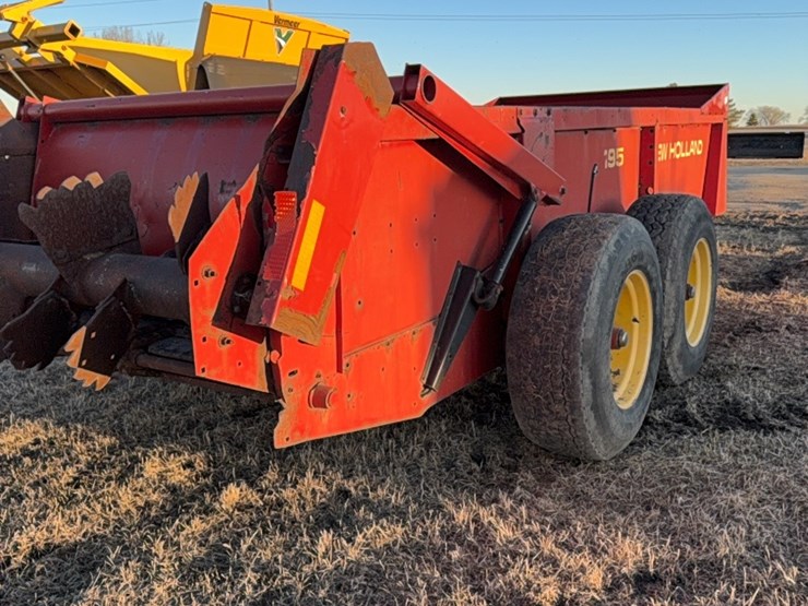 new-holland-195-image-27