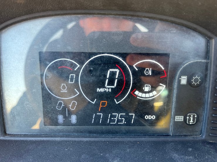 2021-john-deere-gator-image-14