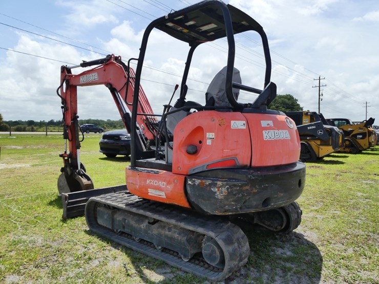 2018-kubota-kx040-4-image-4