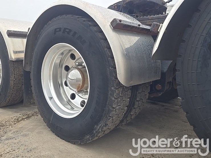 2014-kenworth-t800-image-24