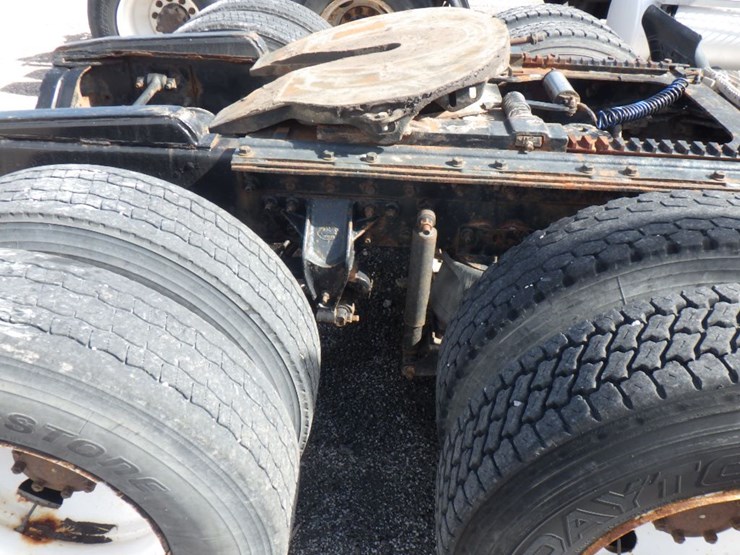 2001-mack-ch613-image-4