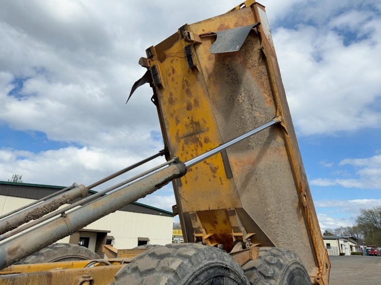 2003-volvo-a40d-image-29