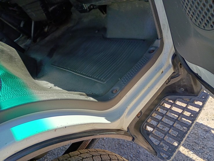 2000-gmc-w3500-image-36