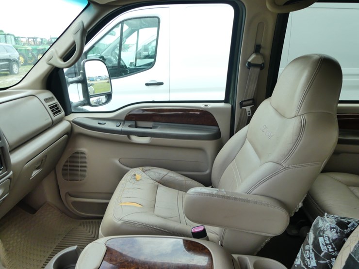 2000-ford-excursion-image-9