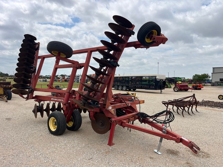 2005-sunflower-1321-image-4