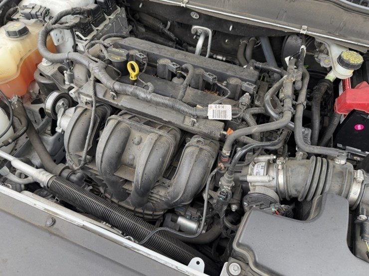 2014-ford-fusion-sedan-image-12