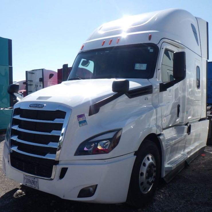2021 FREIGHTLINER CASCADIA 126
