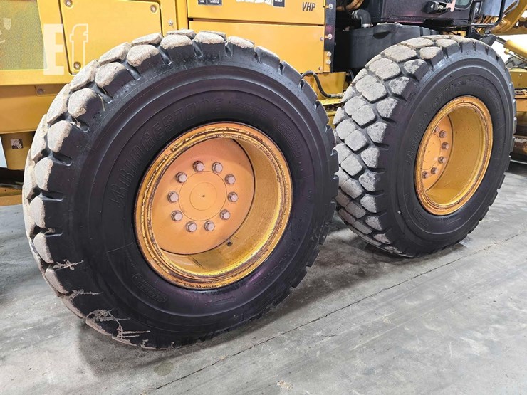 2011-caterpillar-140m2-image-28