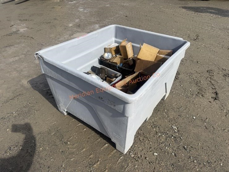 tote-asst.-truck-lights-&-shop-supplies-image-3