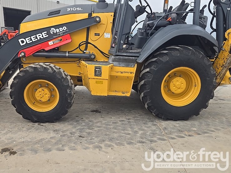 2021-deere-310sl-image-9