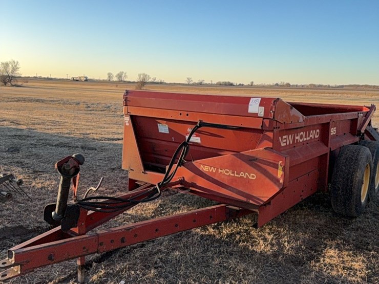 new-holland-195-image-5