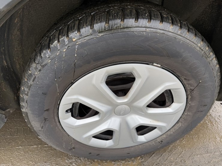 2020-ford-explorer-image-19