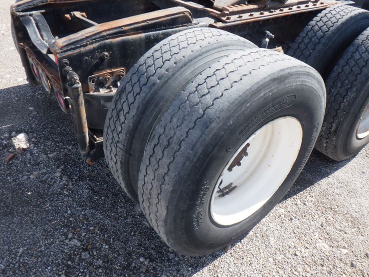 2001-mack-ch613-image-6