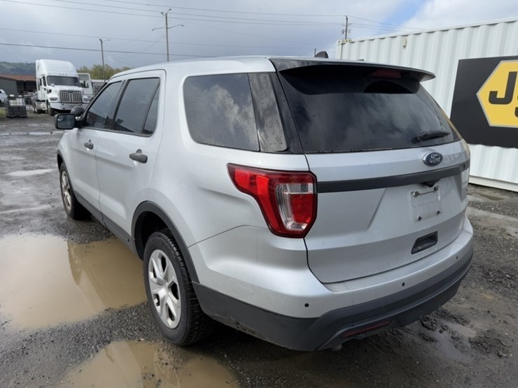 2017-ford-explorer-image-6