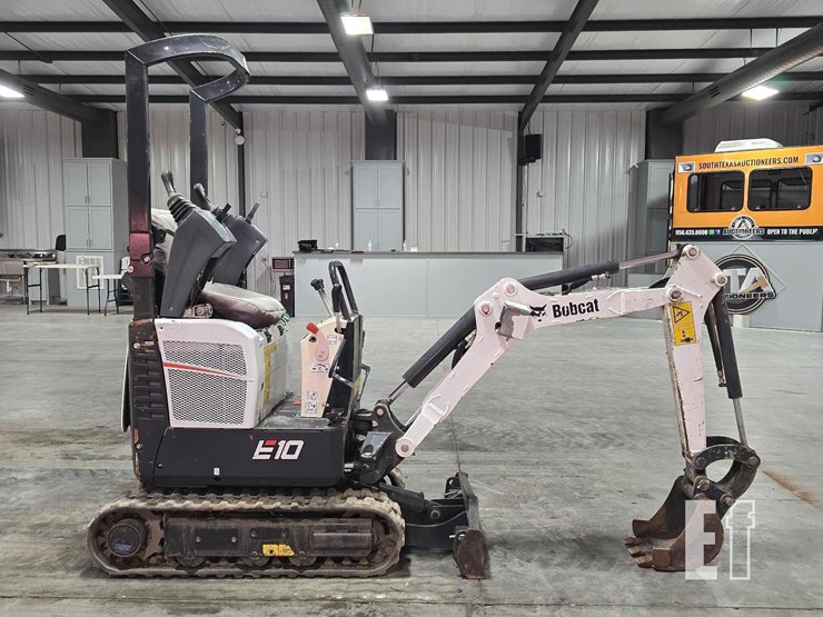 2022-bobcat-e10-image-6