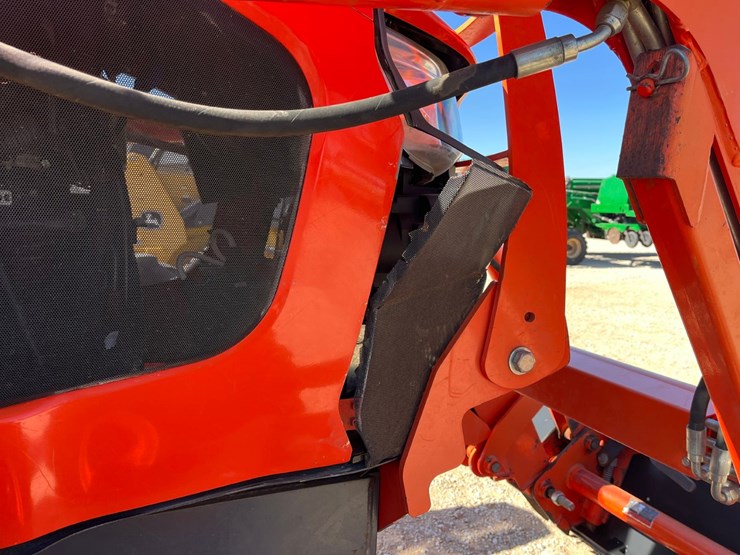 2017-kubota-m5091d-image-10