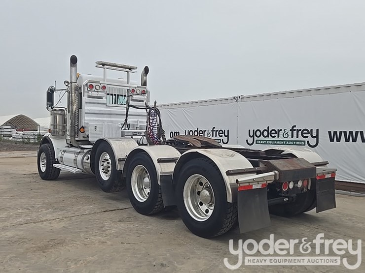 2014-kenworth-t800-image-3