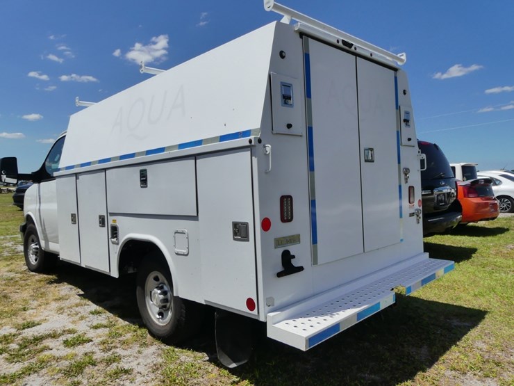 2020-utility-van-image-4