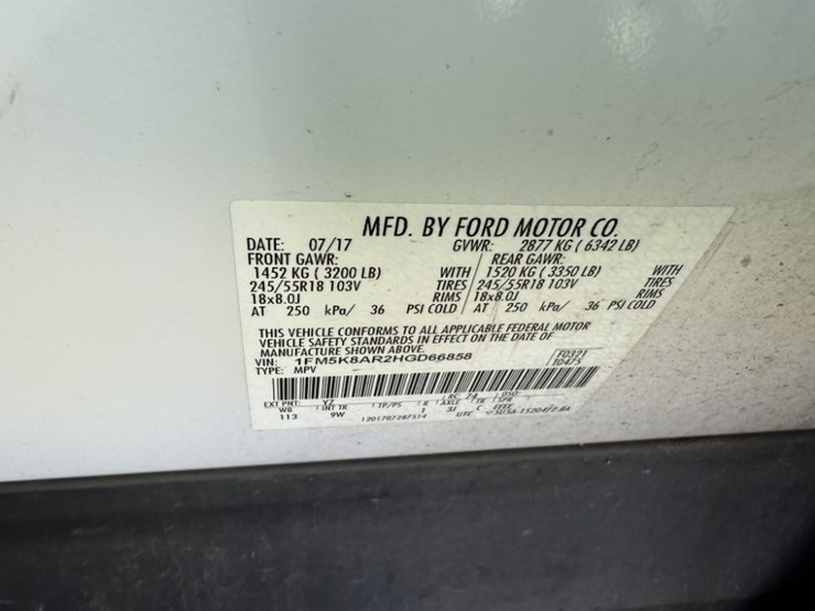 2017-ford-explorer-image-21