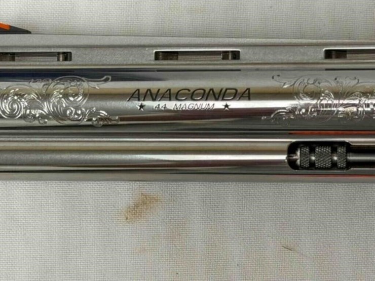 sig-sauer-pistol-image-3