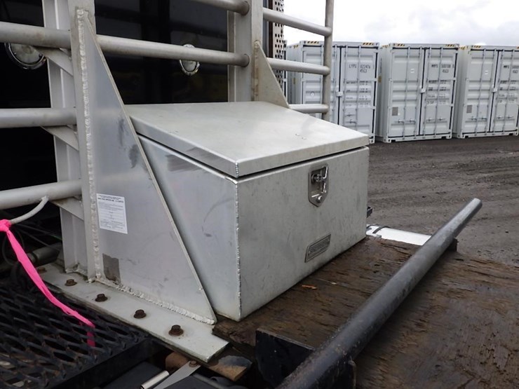 2017-kenworth-t800-image-35