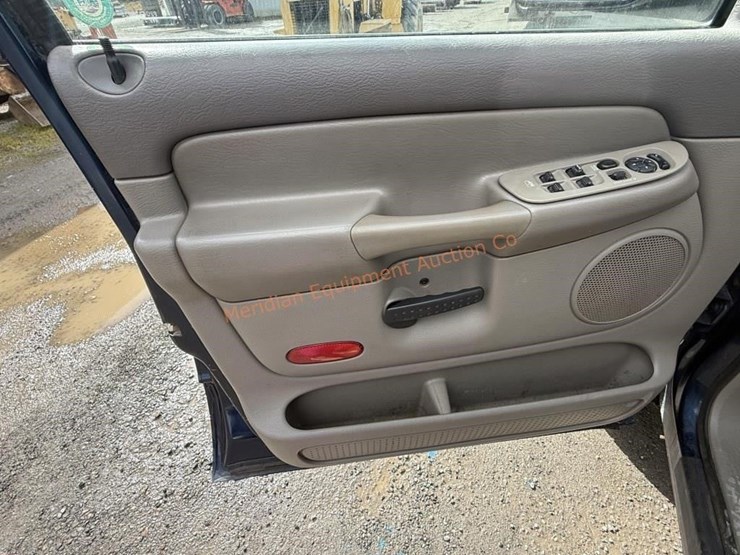 2004-dodge-ram-3500-image-39