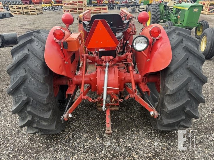 massey-ferguson-135-image-16