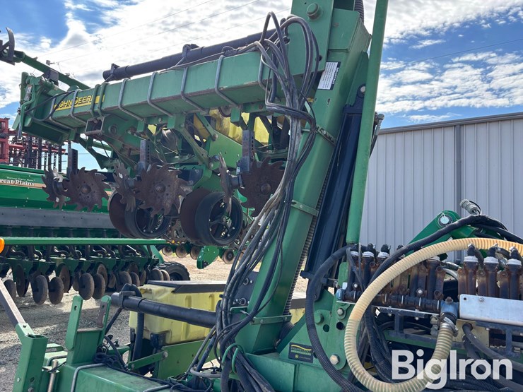 2009-john-deere-1720-image-17