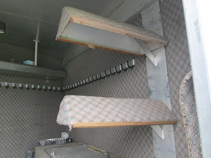 #46187-•-1990-featherlite-g1108-46'-s/a-aluminum-horse-trailer-1fpl38105la912062-image-12