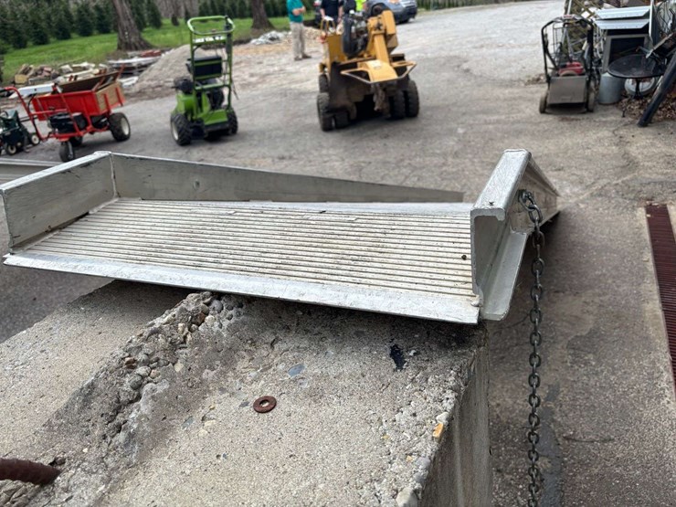 magliner-aluminum-walk-ramp-image-8