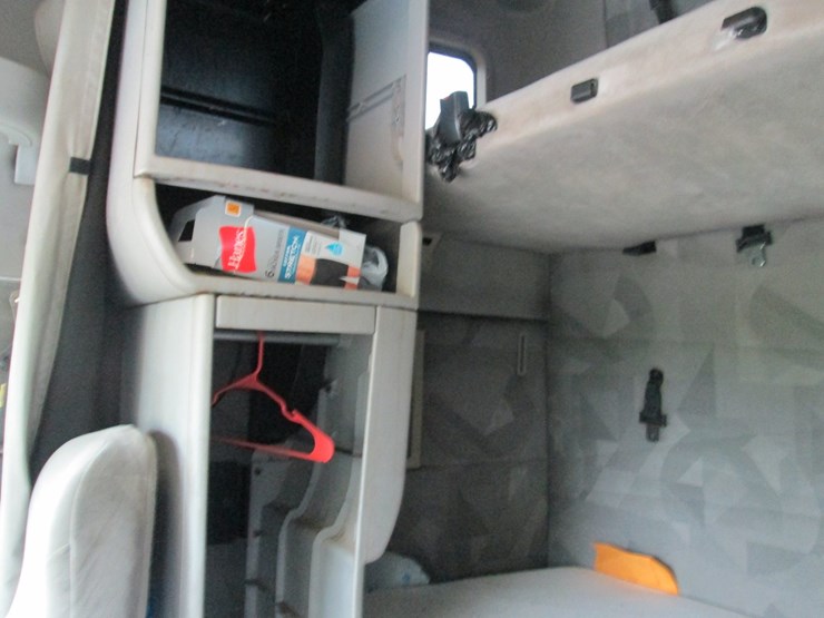 #46184-•-2008-volvo-t/a-sleeper-truck-tractor-4v4nc9gh08n482694-image-38