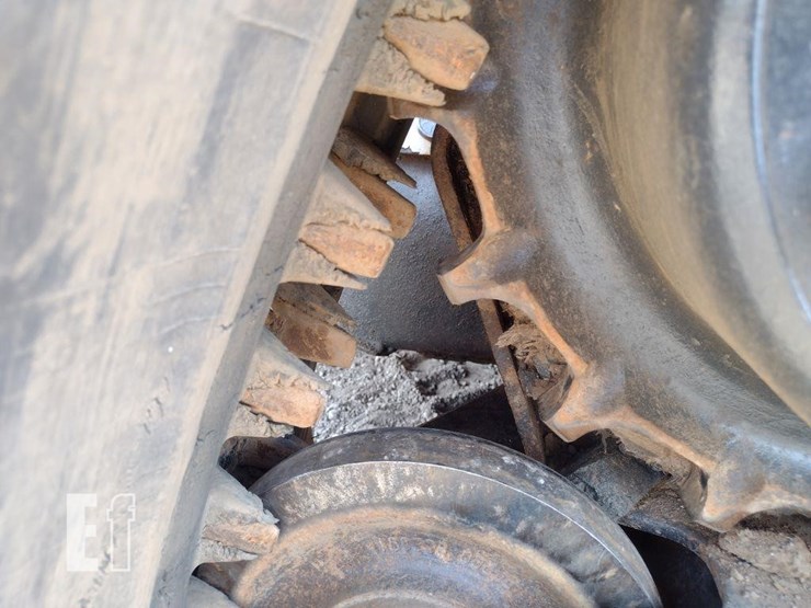 2009-bobcat-t320-image-25