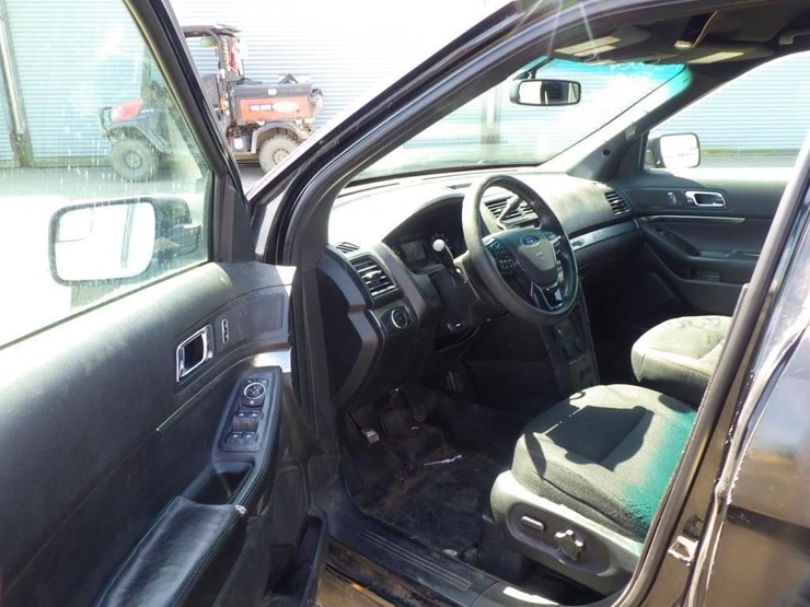 2017-ford-explorer-image-5