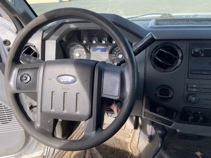 2015-ford-f250-xl-image-18