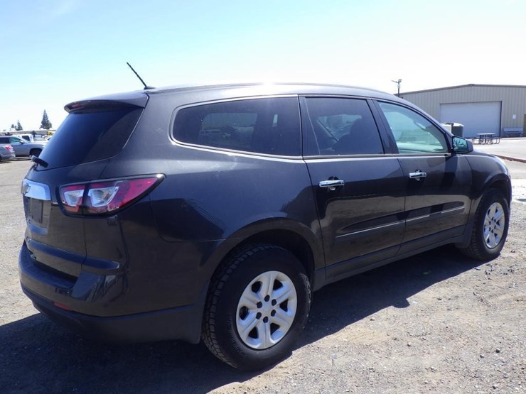 2017-chevrolet-traverse-image-3