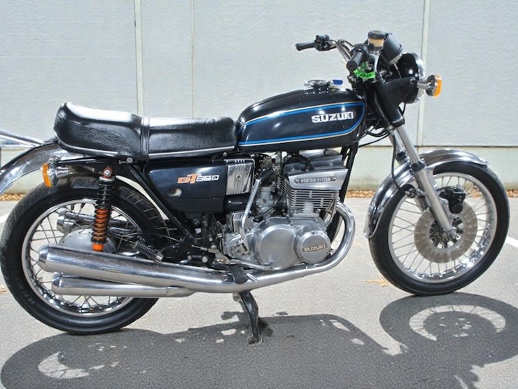 1977-suzuki-gt550-motorcycle-image-1