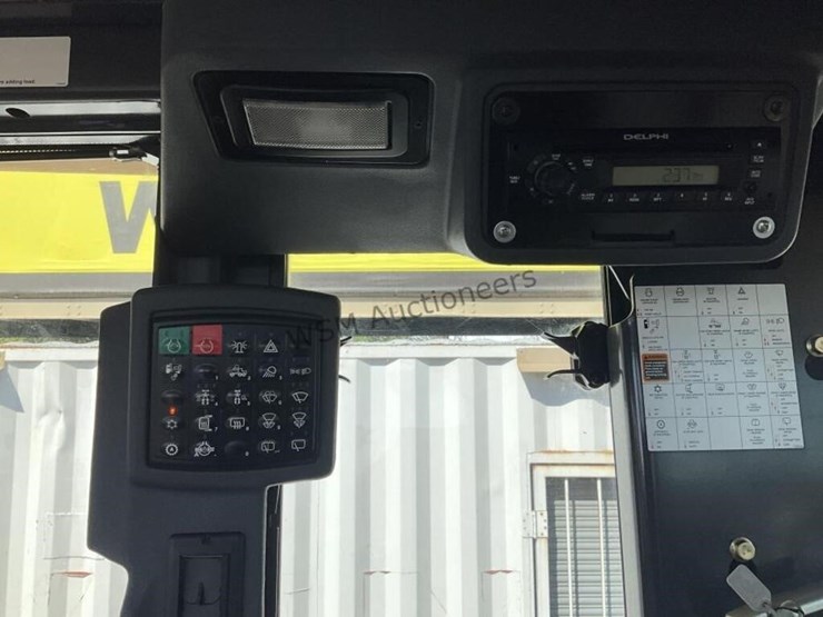 2011-deere-672g-image-28