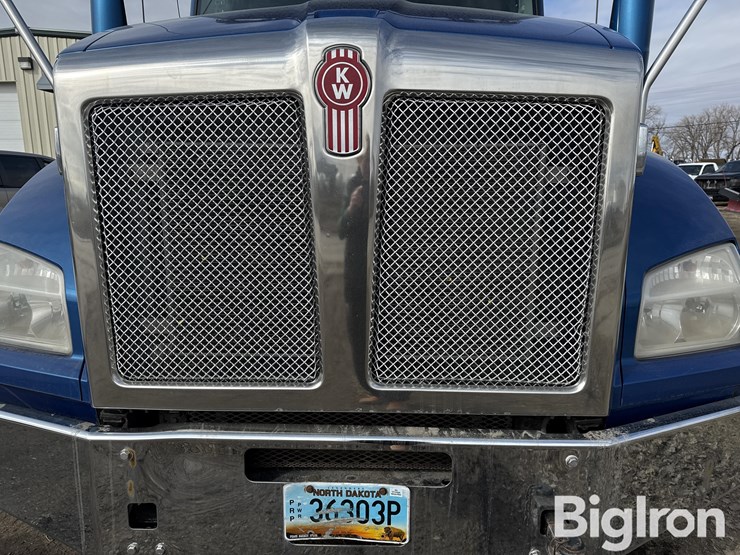 2016-kenworth-t880-image-11