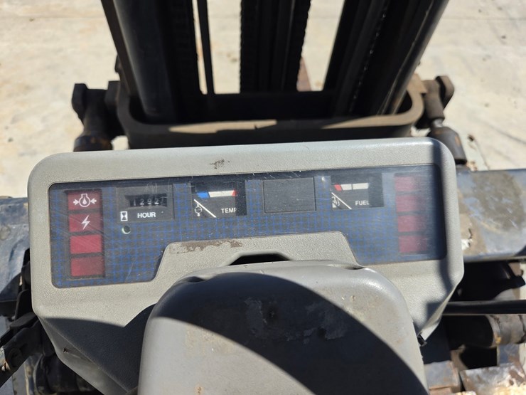 komatsu-fg25t-11-image-43