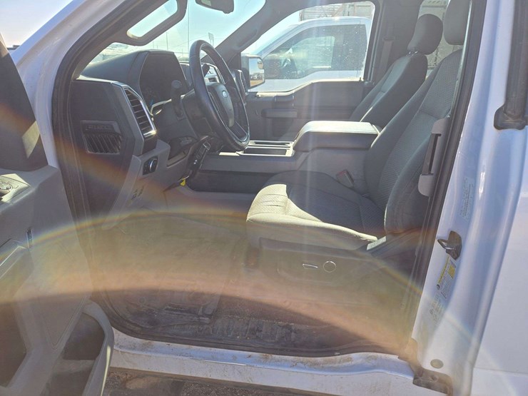 2016-ford-f150-xl-image-12