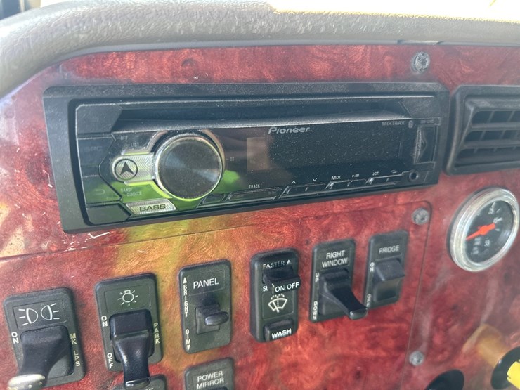 2004-massey-ferguson-8-image-34