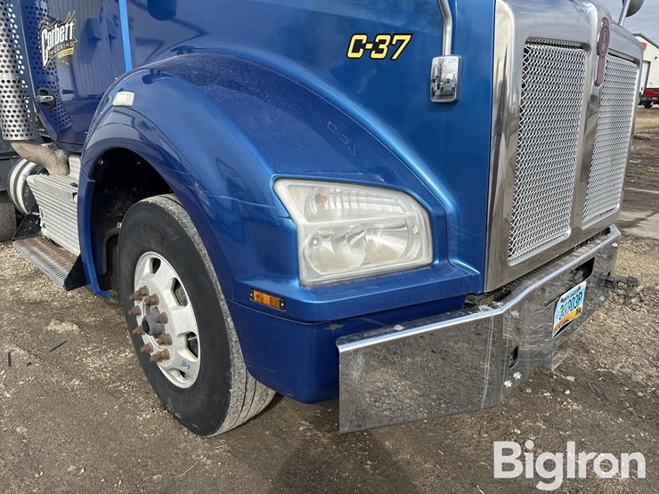 2016-kenworth-t880-image-12